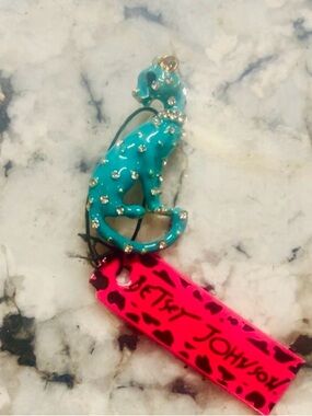 Adorable Betsey Johnson Turquoise Crystal Leopard Brooch
